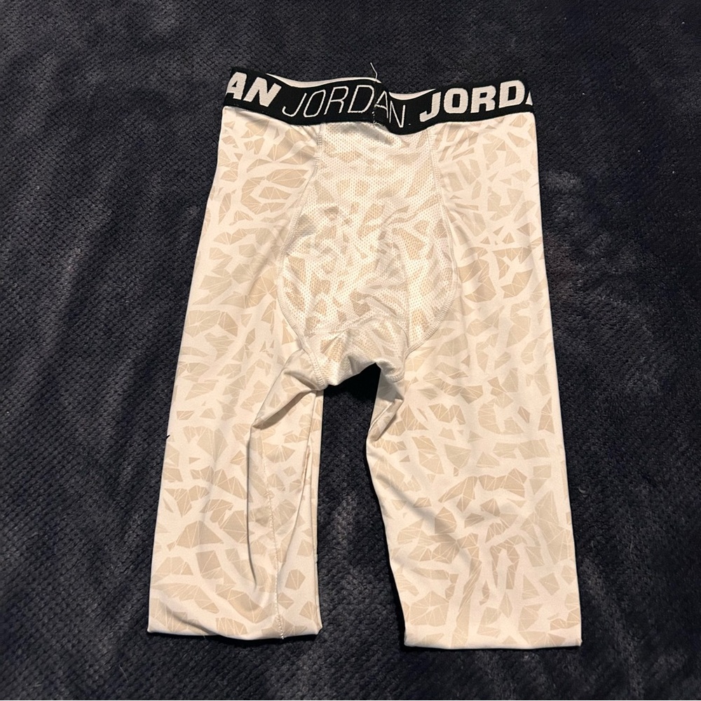 Nike Jordan Training Tights‎ Beige White Boy's size Medium M Base Layer - Picture 6 of 9